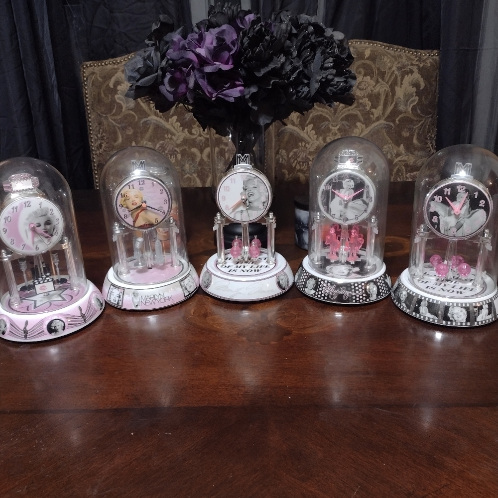 Marilyn Monroe clocks, pictures, and More